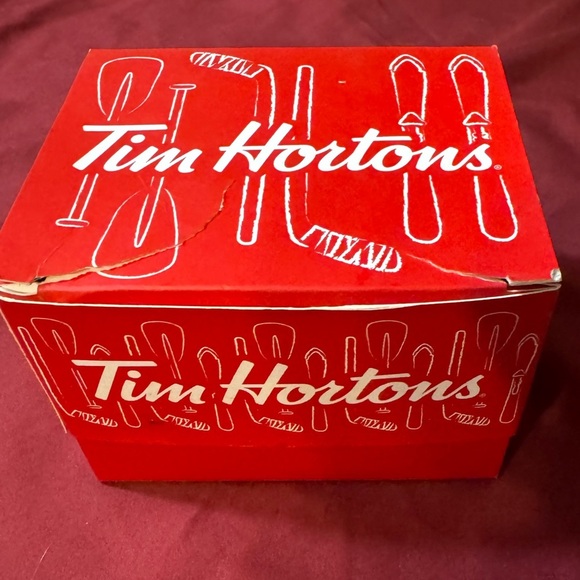 Tim Hortons Ski Mug new in box 2018 - Picture 2 of 3